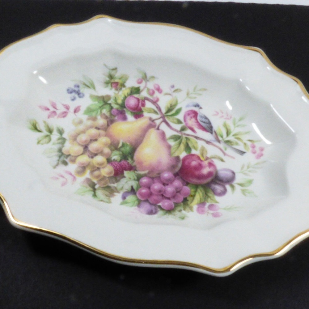 AVON 1976 Enoch Wedgwood Tunstall England 22k gold trim porcelain bowl dish